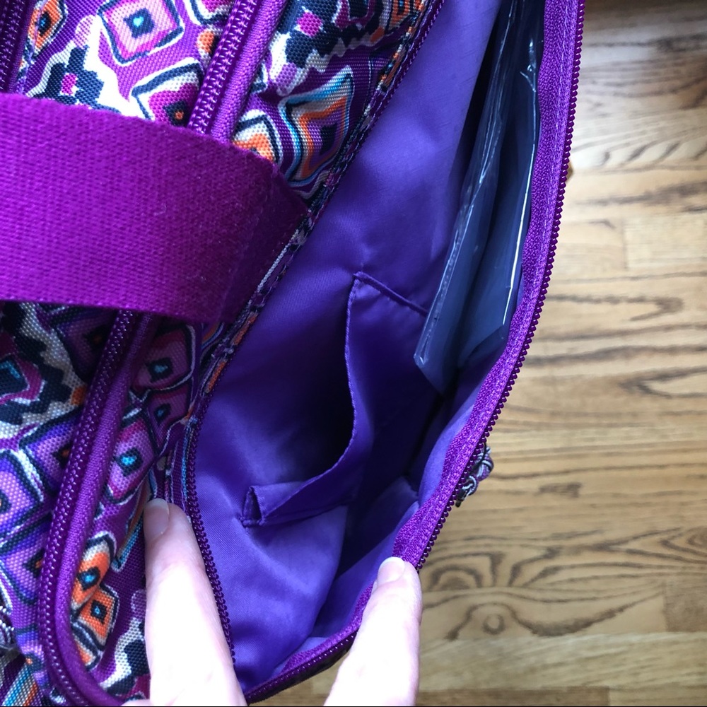 Vera Bradley Travel bag (NWOT) - Picture 8 of 13